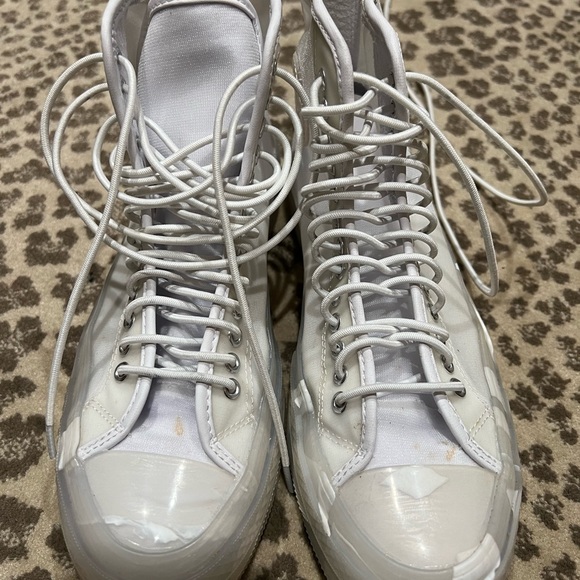 Special Edition Frozen-Elsa Chuck Taylor’s - Picture 3 of 6